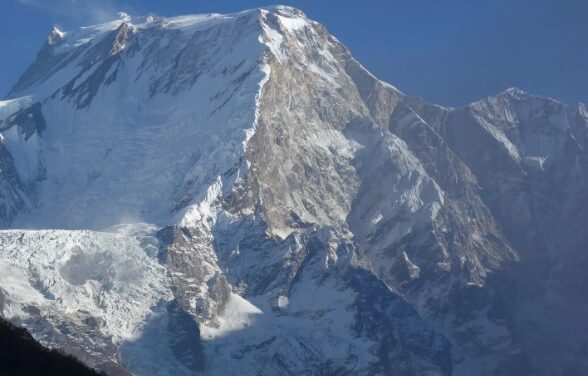 Manaslu Alpine Style: French Trio to Attempt Rare West Side